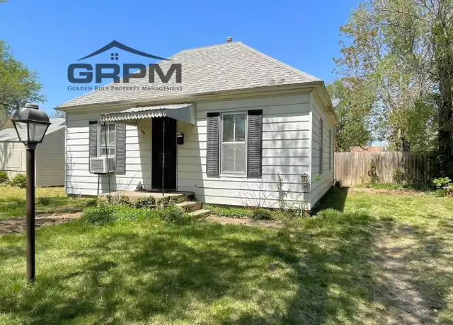 Property at 806 E 10th Ave, Hutchinson, KS, 67501, 2 beds, 1 bath, [object Object]