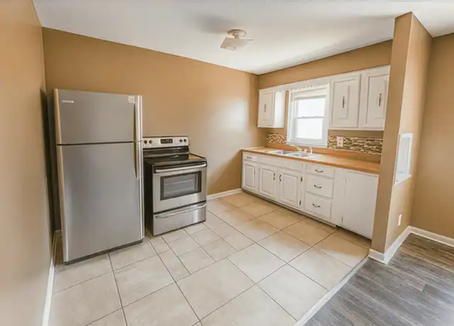 Property at 2304 Bender Ave Unit 2304, Hamilton, OH, 45011, 2 beds, 1 bath, [object Object]