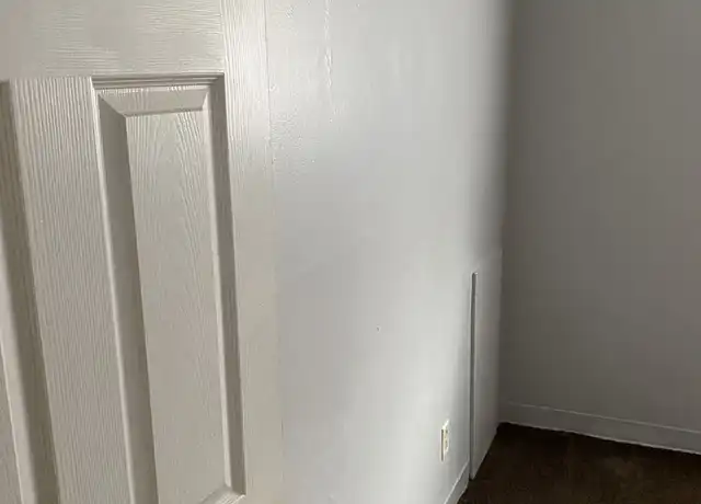 Property at 45 E Emerling Ave Unit P, Akron, OH, 44301, 1 bed, 1 bath, [object Object]