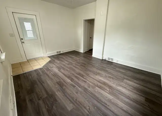 Property at 1014 5th Ave S Unit 1016, La Crosse, WI, 54601, 2 beds, 1 bath, [object Object]