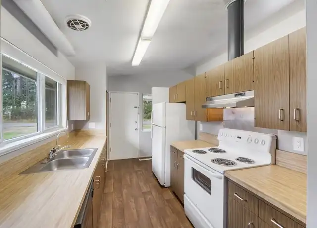 Property at 12745 Lala Cove Ln SE Unit 4, Olalla, WA, 98359, 3 beds, 1.5 baths, [object Object]