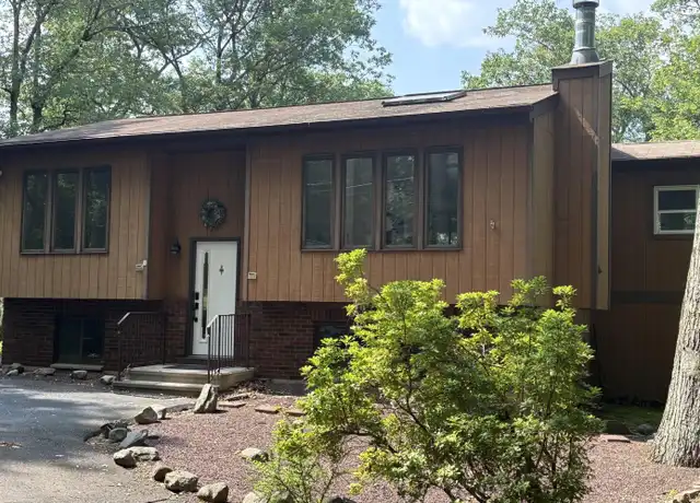 Property at 175 Clubhouse Dr, East Stroudsburg, PA, 18302, 3 beds, 3.5 baths, [object Object]