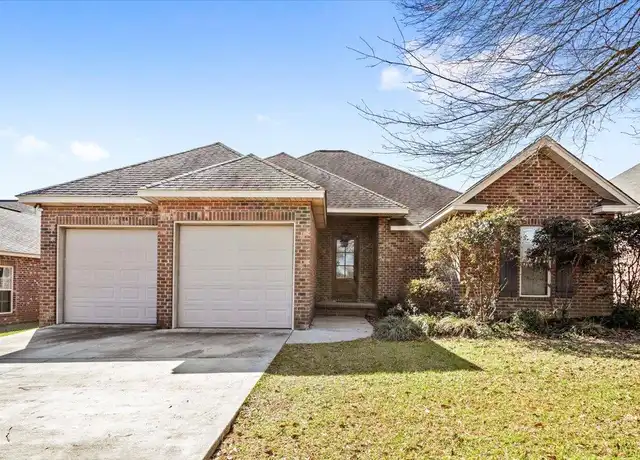 Property at 24 Chapel Hill Blvd W, Hattiesburg, MS, 39402, 4 beds, 2 baths, [object Object]
