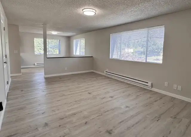 Property at 2405 Howard Ave Apt -6, Everett, WA, 98203, 2 beds, 1 bath, [object Object]