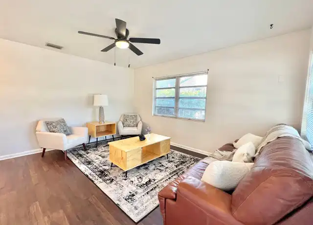 Property at 704 20th Ave W, Bradenton, FL, 34205, 1 bed, 1 bath, [object Object]