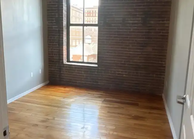 Property at 116 N 5th St Unit 203, Burlington, IA, 52601, 1 bed, 1 bath, [object Object]
