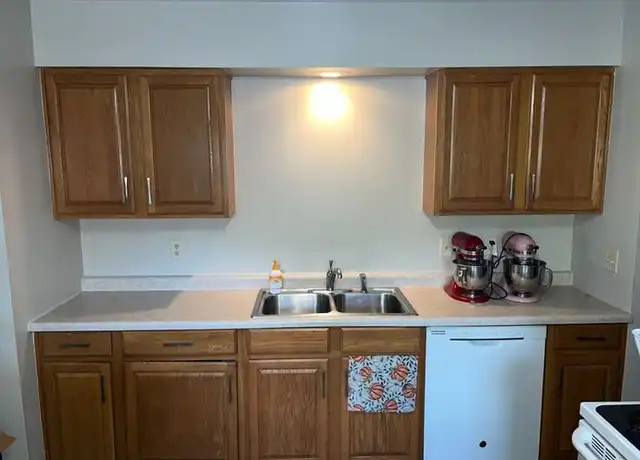 Property at 3935 Oregon Ave N, New Hope, MN, 55427, 2 beds, 1 bath, [object Object]