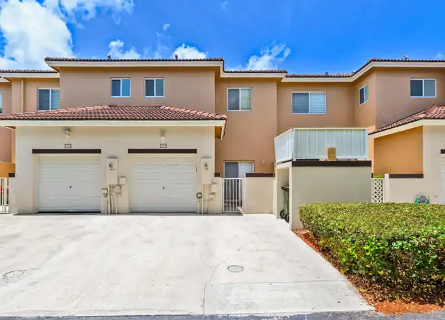 Property at 2314 SE 21st St, Homestead, FL, 33035, 2 beds, 2.5 baths, [object Object]
