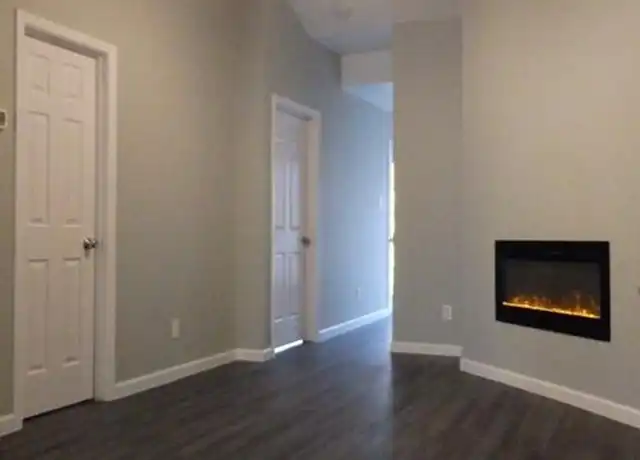 Property at 715 W 22nd 1/2 St #304, Austin, TX, 78705, 2 beds, 1 bath, [object Object]