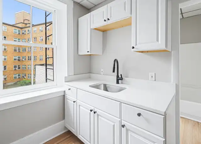 Property at 100 Appleton St Unit 3, Lowell, MA, 01852, 2 beds, 1 bath, [object Object]