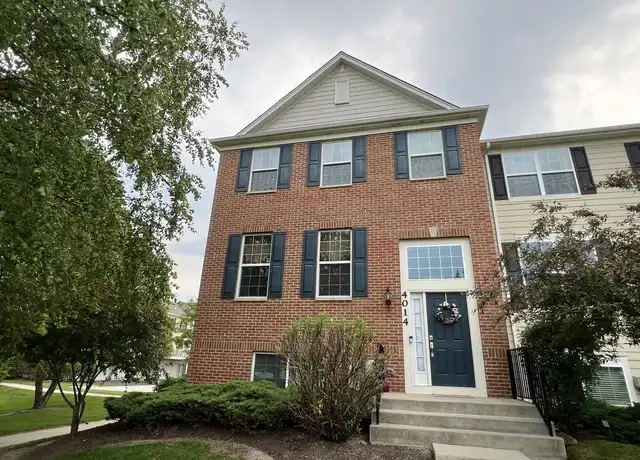 Property at 4014 Pompton Ct, Elgin, IL, 60124, 3 beds, 2.5 baths, [object Object]