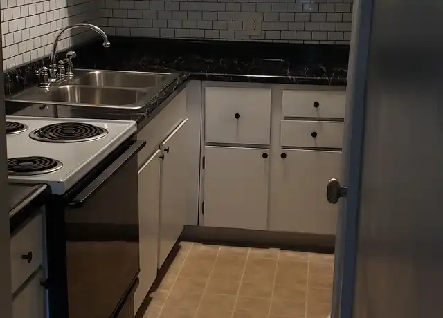 Property at 128 Jamestown Ct Unit B, Pittsburgh, PA, 15216, 1 bed, 1 bath, [object Object]