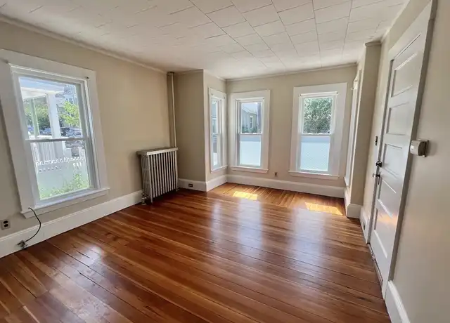 Property at 117 Beacon St Unit 1, Somerville, MA, 02143, 1 bed, 1 bath, [object Object]