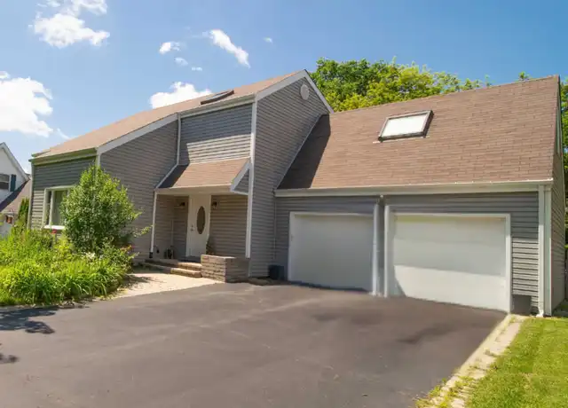 Property at 304 Seafarer Dr, Third Lake, IL, 60030, 4 beds, 2.5 baths, [object Object]