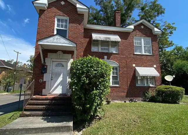 Property at 702 Maupas Ave Unit Upper, Savannah, GA, 31401, 3 beds, 1 bath, [object Object]