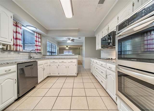 Photo of 408 Shoreview Dr, Rockwall, TX 75087