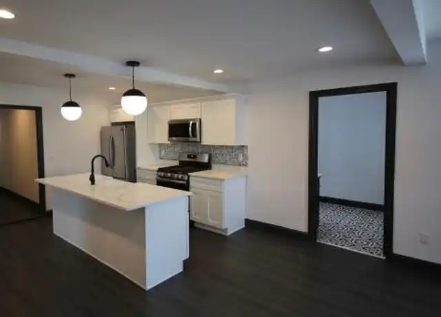 Property at 190 Knight St, Providence, RI, 02909, 1 bed, 1 bath, [object Object]