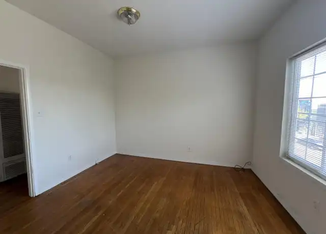 Property at 3244 Ellis St Unit B, Berkeley, CA, 94703, 2 beds, 1 bath, [object Object]