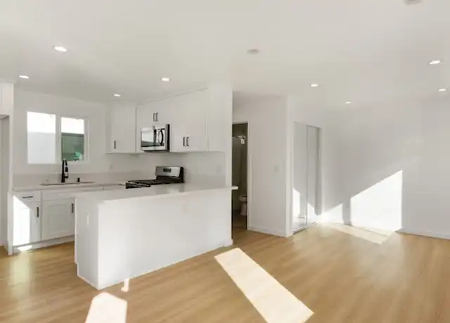 Property at 2240 S Burnside Ave, Los Angeles, CA, 90016, 0 beds, 1 bath, [object Object]