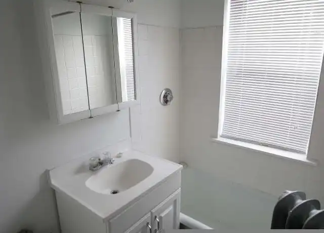 Property at 4721 S Ellis Ave, Chicago, IL, 60615, 1 bed, 1 bath, [object Object]