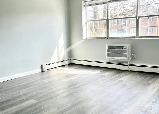 Property at 130 North St, Newton, MA, 02460, 2 beds, 1 bath, [object Object]