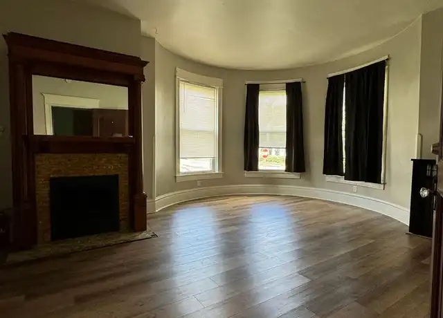 Property at 703 E 14th St #1, Davenport, IA, 52803, 1 bed, 1 bath, [object Object]