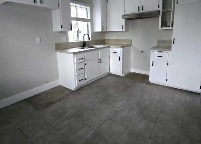 Property at 7604 S Figueroa St Unit 4, Los Angeles, CA, 90003, 2 beds, 1 bath, [object Object]