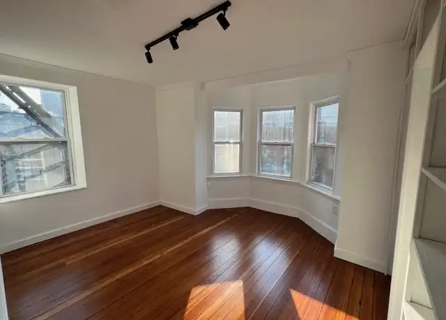 Property at 149 North St Unit 4, Boston, MA, 02109, 2 beds, 1 bath, [object Object]