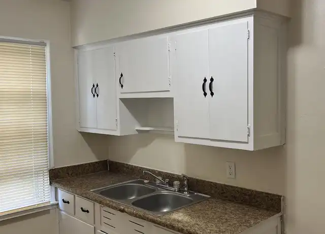 Property at 2662 N Main St Unit 208, Dayton, OH, 45405, 2 beds, 1 bath, [object Object]