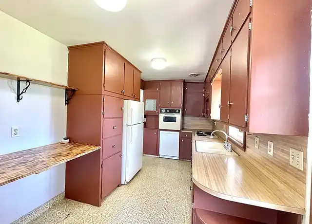 Property at 2713 S 74th St, Omaha, NE, 68124, 3 beds, 2 baths, [object Object]