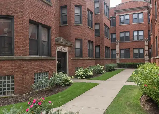 Property at 1576 Oak Ave, Evanston, IL, 60201, 2 beds, 1 bath, [object Object]