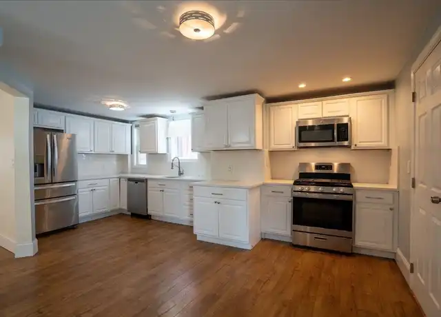 Property at 420 Saratoga St #2, East Boston, MA, 02128, 3 beds, 1 bath, [object Object]