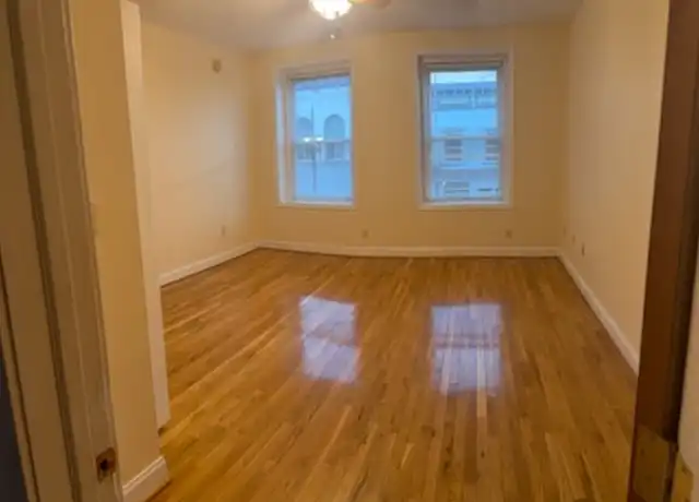 Property at 209 E Main St Unit A, Salem, VA, 24153, 4 beds, 2 baths, [object Object]