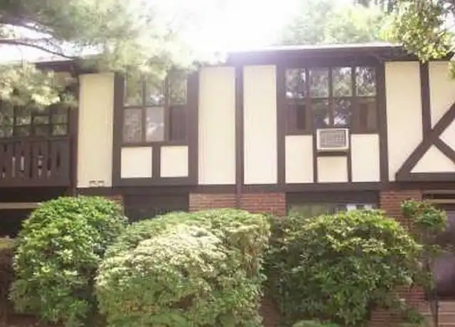 Property at 548 Sierra Vista Ln, Valley Cottage, NY, 10989, 1 bed, 1 bath, [object Object]