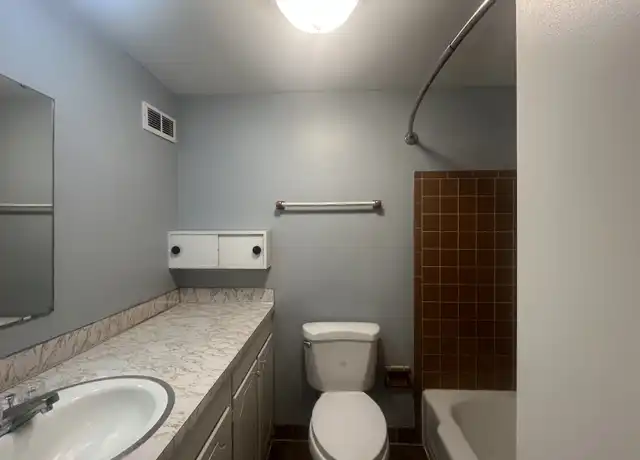 Property at 1011 Ruddiman Dr, Muskegon, MI, 49445, 1 bed, 1 bath, [object Object]