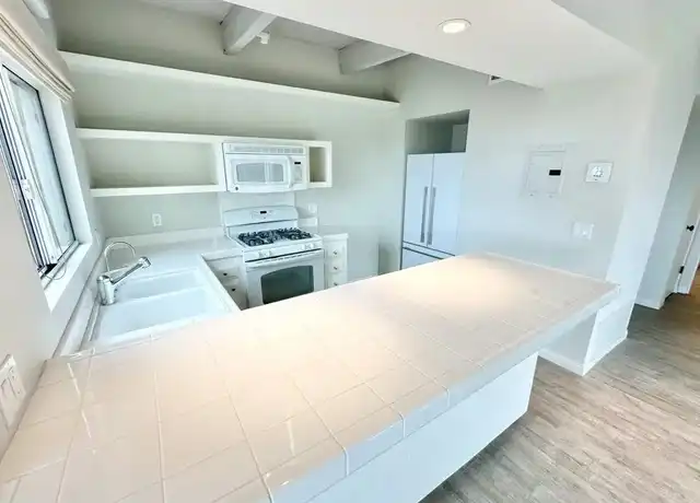 Property at 353 Cedar Way Apt C, Laguna Beach, CA, 92651, 1 bed, 1 bath, [object Object]