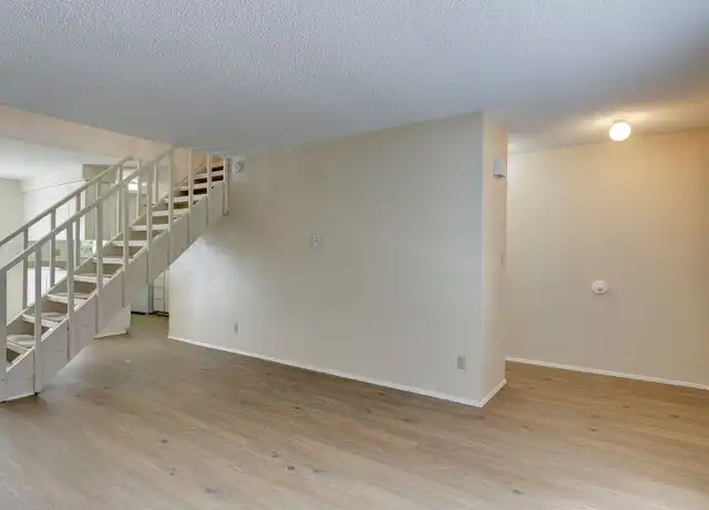 Property at 835 SW Harrier Cir Unit 5, Oak Harbor, WA, 98277, 2 beds, 1.5 baths, [object Object]