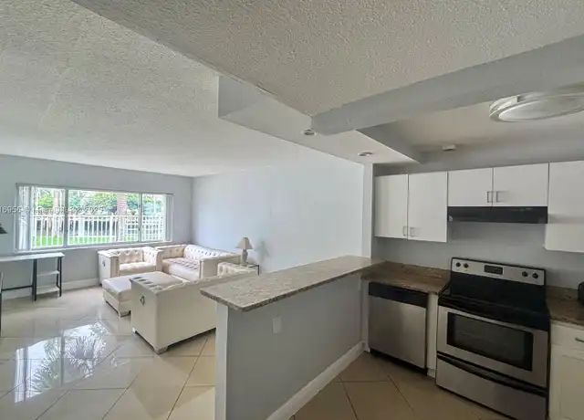 Property at 251 SE 6th Ave #3, Pompano Beach, FL, 33060, 1 bed, 1.5 baths, [object Object]