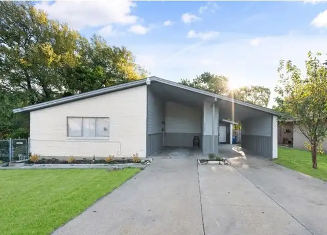 Property at 732 N Boulevard Ter, Dallas, TX, 75211, 2 beds, 1 bath, [object Object]