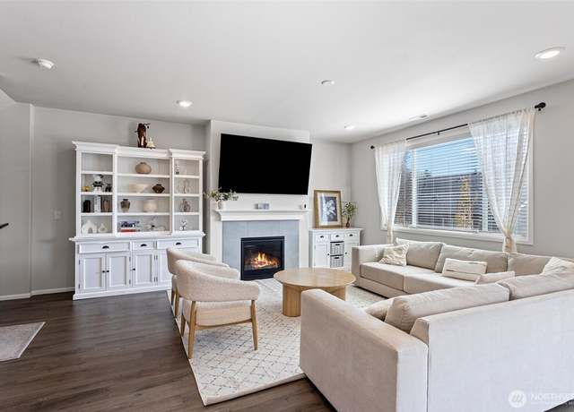 Photo of 946 122nd Ave SE, Lake Stevens, WA 98258