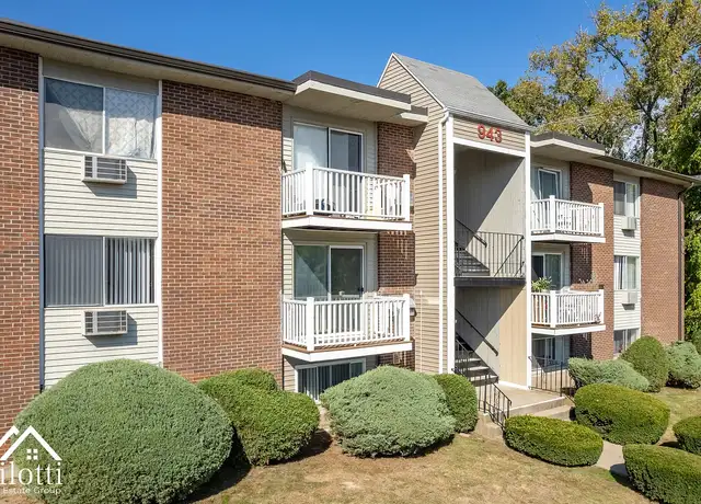 Photo of 941 Dyer Ave, Cranston, RI 02920