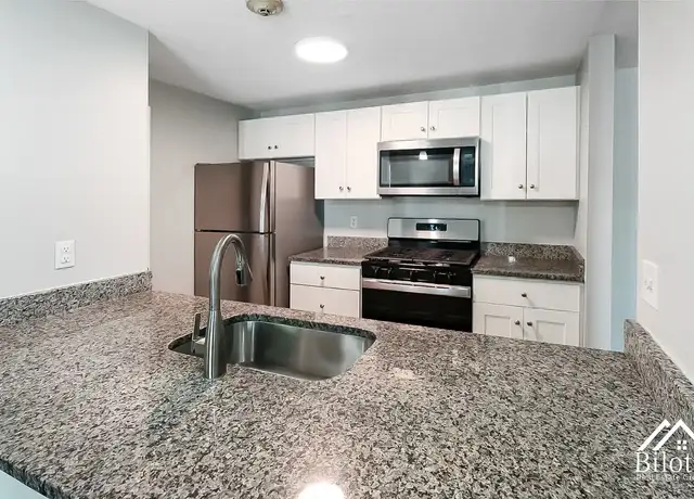 Photo of 941 Dyer Ave, Cranston, RI 02920