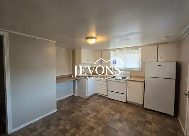 Property at 708 W Home Ave Unit 2, Selah, WA, 98942, 1 bed, 1 bath, [object Object]