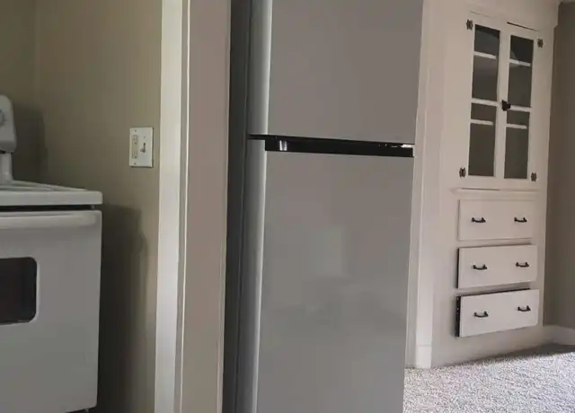 Property at 424 High St Unit 3, Lockport, NY, 14094, 1 bed, 1 bath, [object Object]