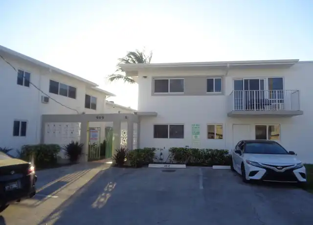 Property at 999 S Riverside Dr Unit 202, Pompano Beach, FL, 33062, 1 bed, 1 bath, [object Object]