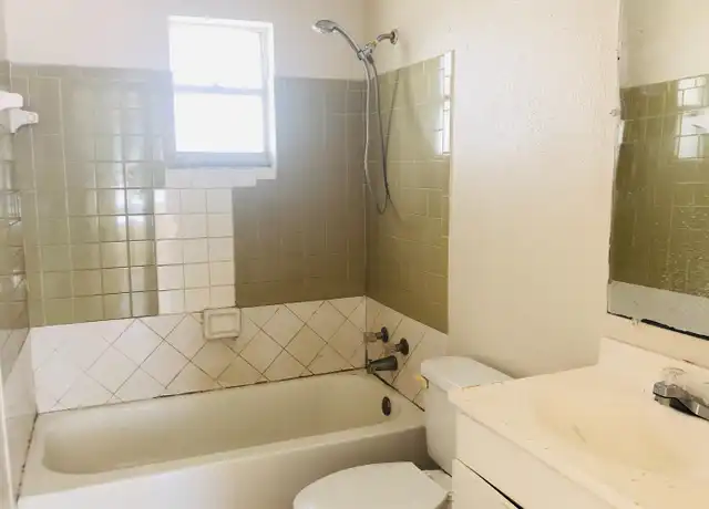 Property at 505 Kilgore St, Wildwood, FL, 34785, 2 beds, 1 bath, [object Object]