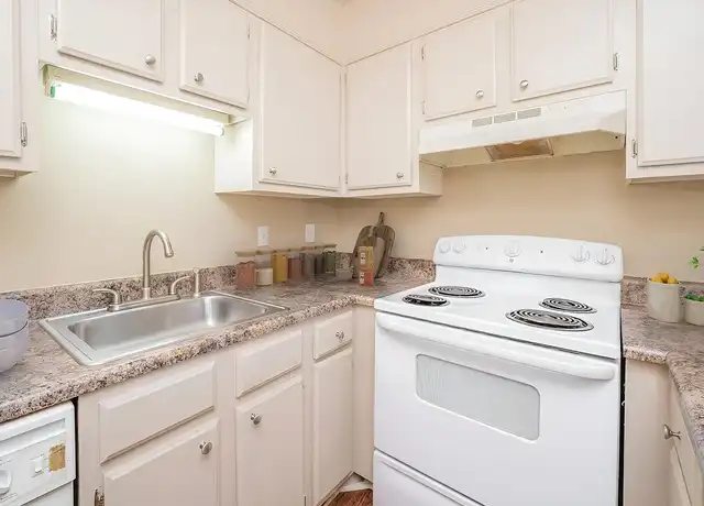 Property at Cliff Highlands - 1313 34th St S, Birmingham, AL, 35205, 1 bed, 1 bath, Contact for Price