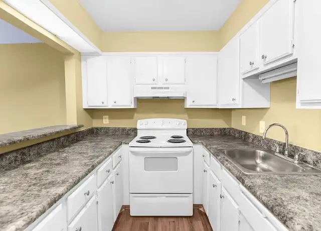 Property at Cliff Highlands - 1313 34th St S, Birmingham, AL, 35205, 1 bed, 1 bath, [object Object]