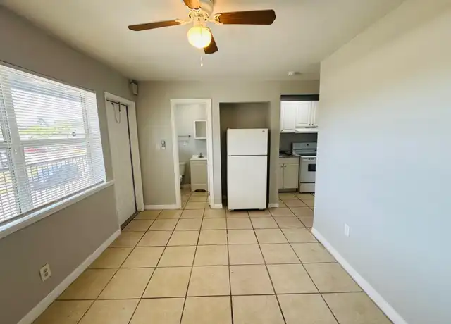 Property at 680 22nd Ave S Unit 16, St. Petersburg, FL, 33705, 1 bed, 1 bath, [object Object]