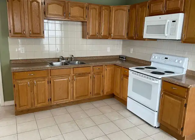 Property at 9 Forest Ave Unit 1, Cumberland, RI, 02864, 2 beds, 1 bath, [object Object]